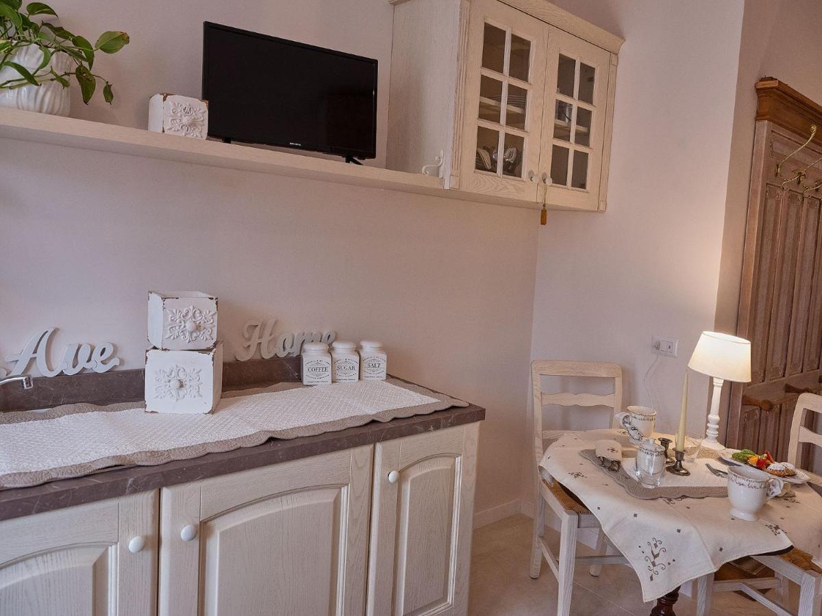Ave Home Luino Luaran gambar