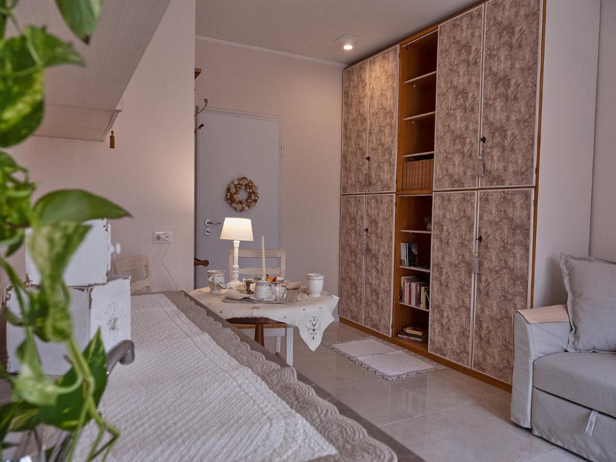 Ave Home Luino Luaran gambar